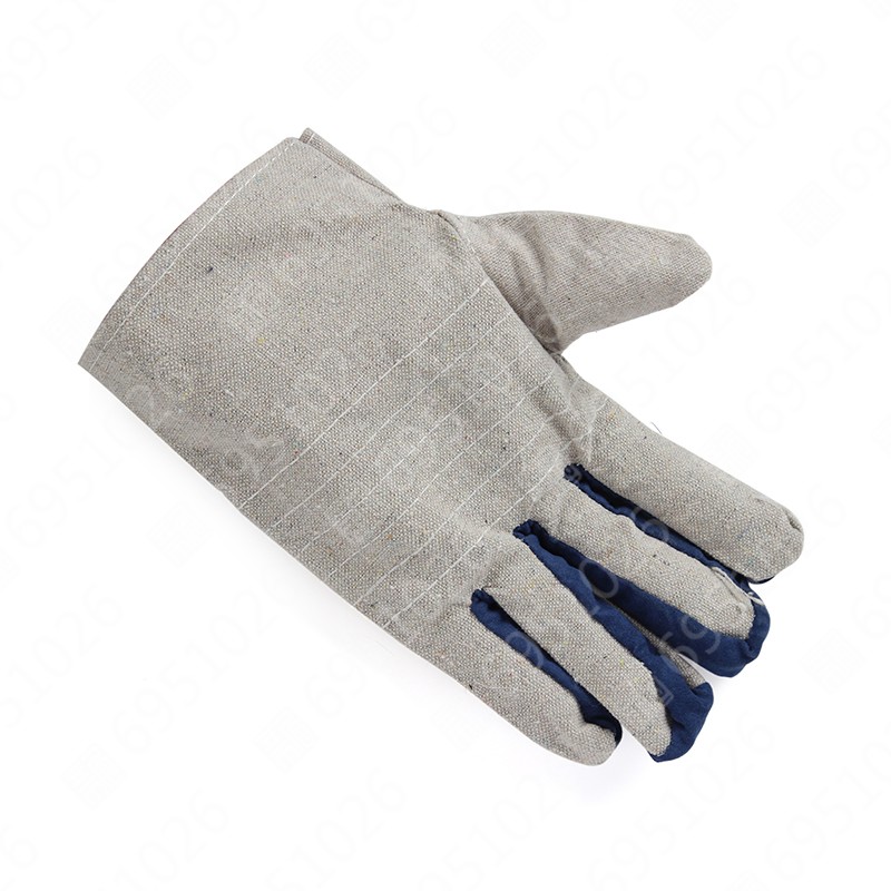白帆布手套